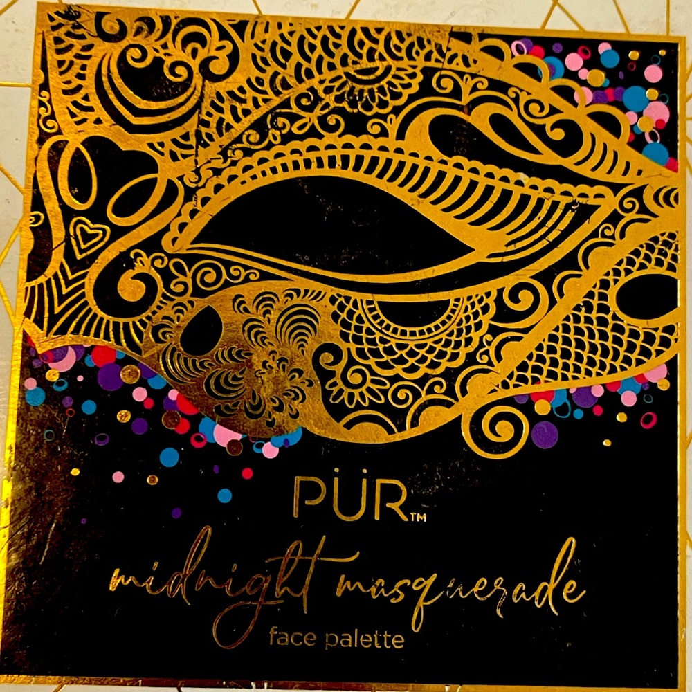 PÜR NEVER USED EYESHADOW PALLET. Beautiful Shadows to Transform.